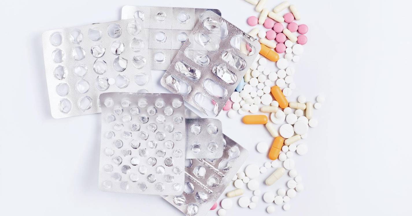 Medicamentos sujeitos a receita médica passam a ser gratuitos para 140 mil idosos