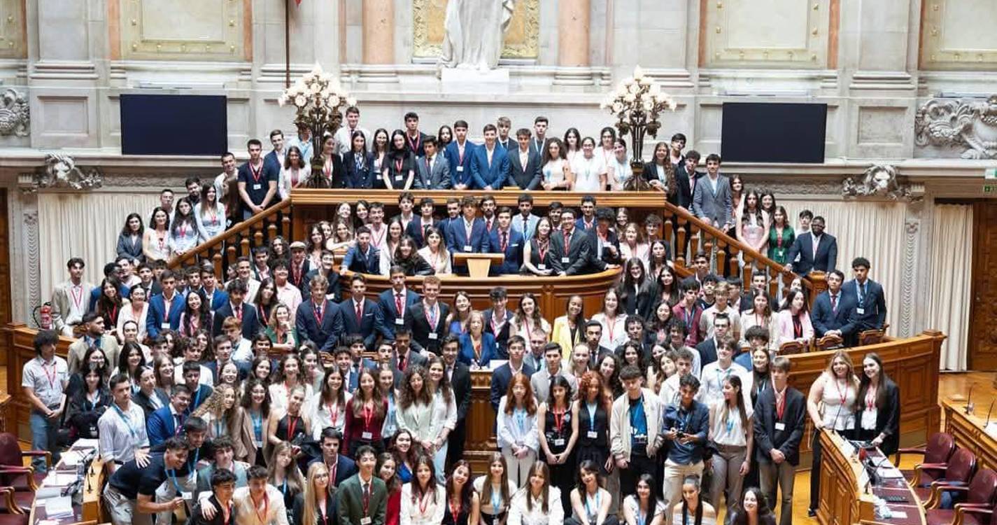 Madeira representada no Parlamento dos Jovens pela Escola Gonçalves Zarco