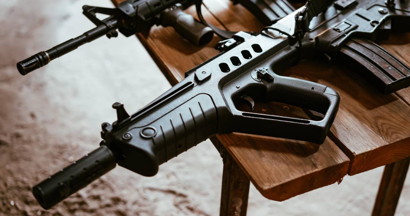 EUA pedem aos fabricantes de automóveis que ajudem na produção de armas