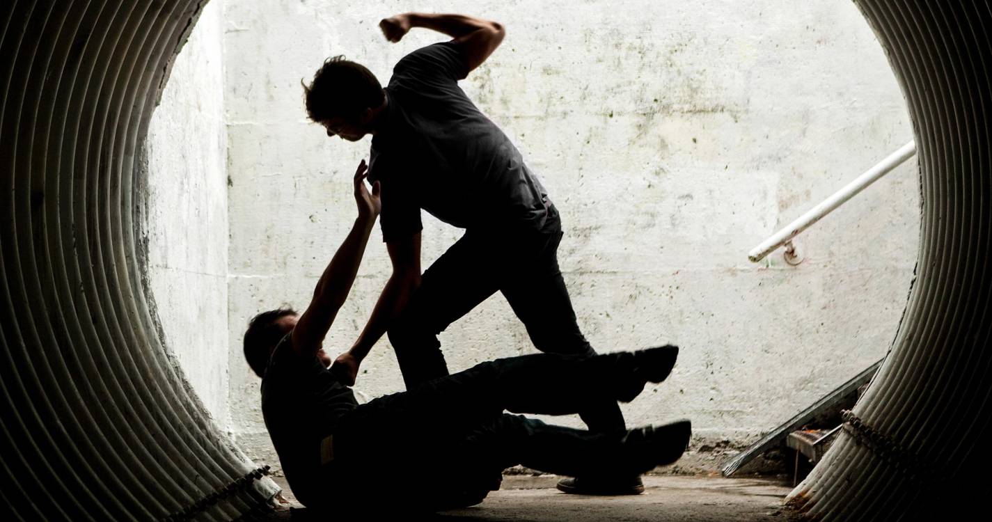Homem agredido na Avenida do Mar socorrido pelos bombeiros