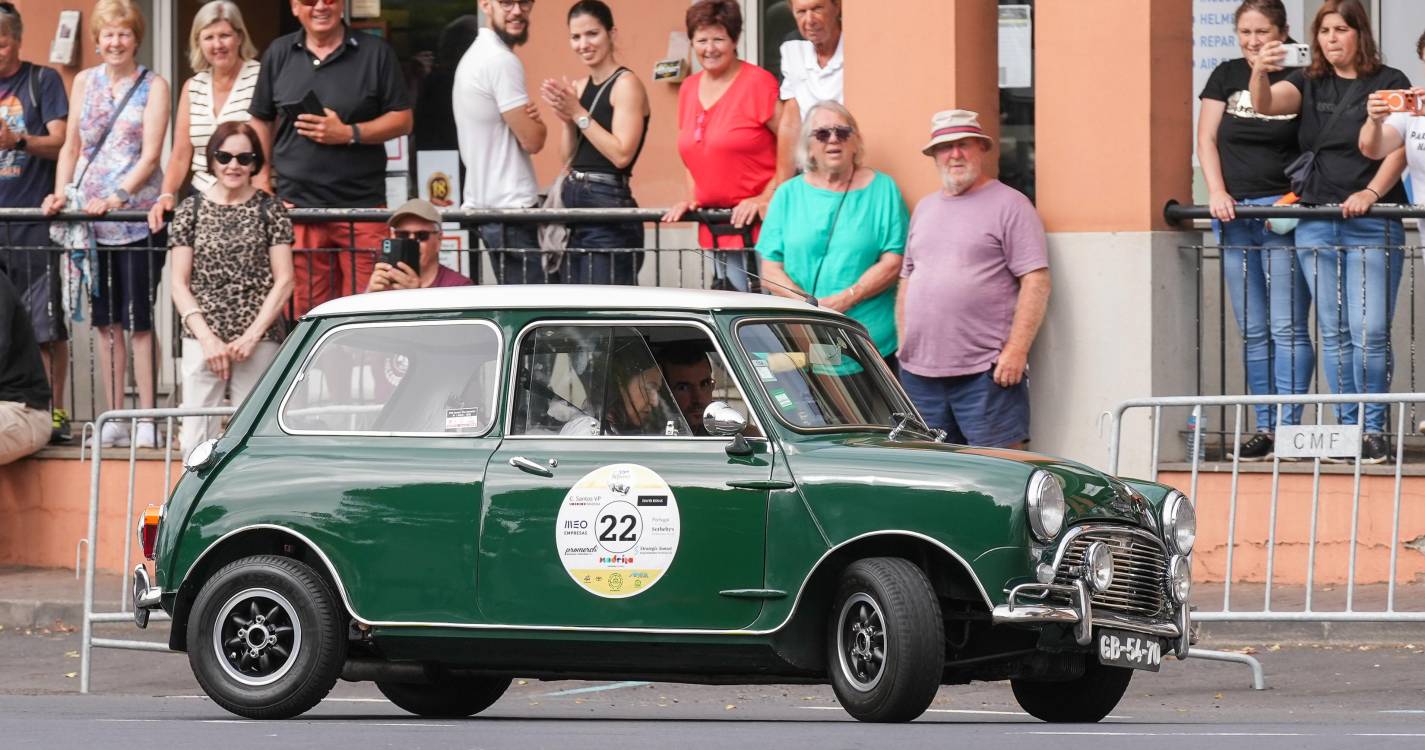 Percorra a galeria que mostra como foi o desfile em ‘grande estilo’ de clássicos