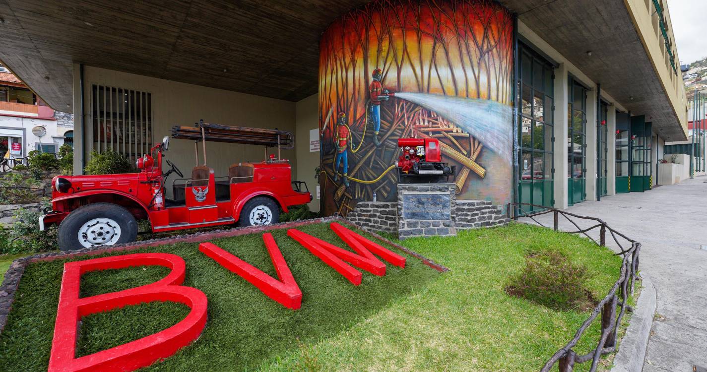 Mulher cai no Campo da Barca e fere-se na cabeça e no braço