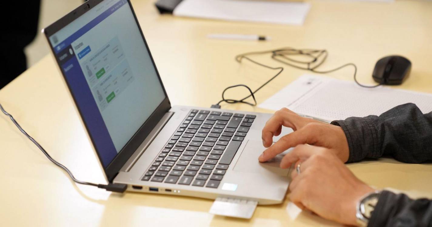 Sistema informático lento gera filas para votar na Madeira