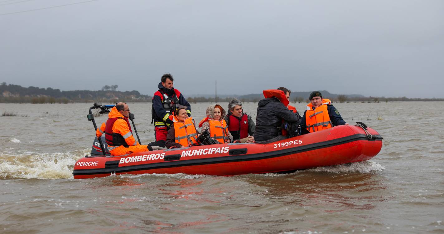 Tejo regressa ao seu leito, mas ainda há zonas inundadas