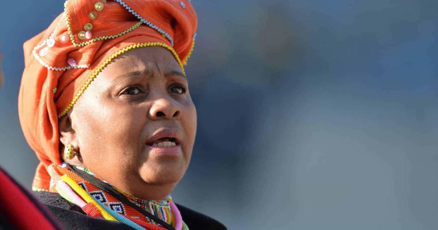 Polícia sul-africana investiga presidente do parlamento por alegado suborno