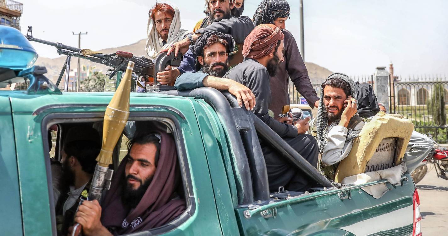 Afeganistão: Talibãs anunciam que Rússia propôs adesão ao “Formato Moscovo”