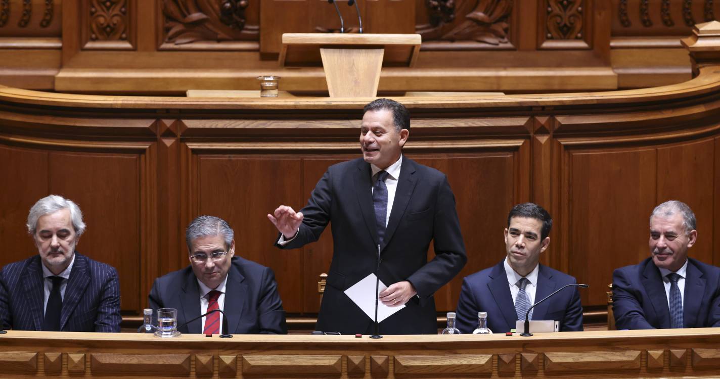 Montenegro admite “situações de dificuldade e de constrangimento” no SNS mas nega caos