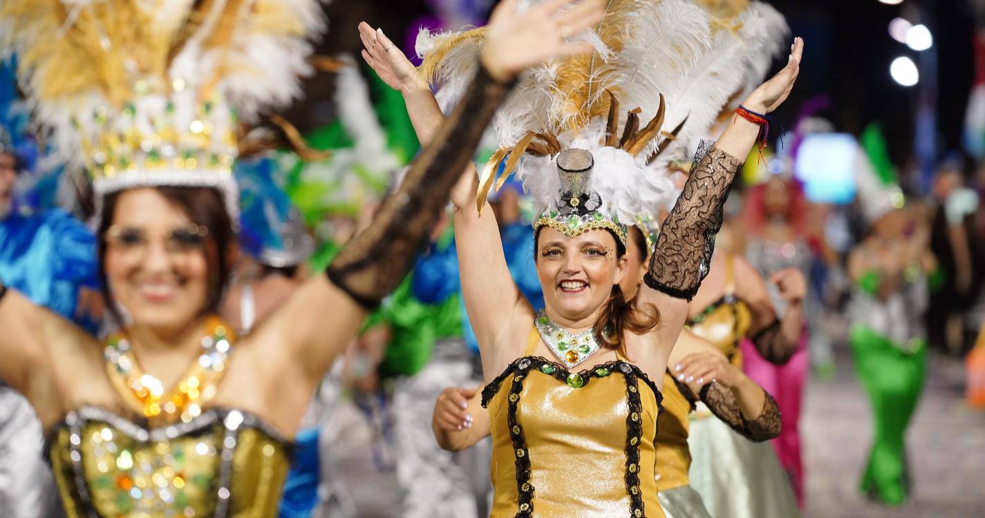 Veja como foi o Carnaval na Avenida cheia de cor e brilho