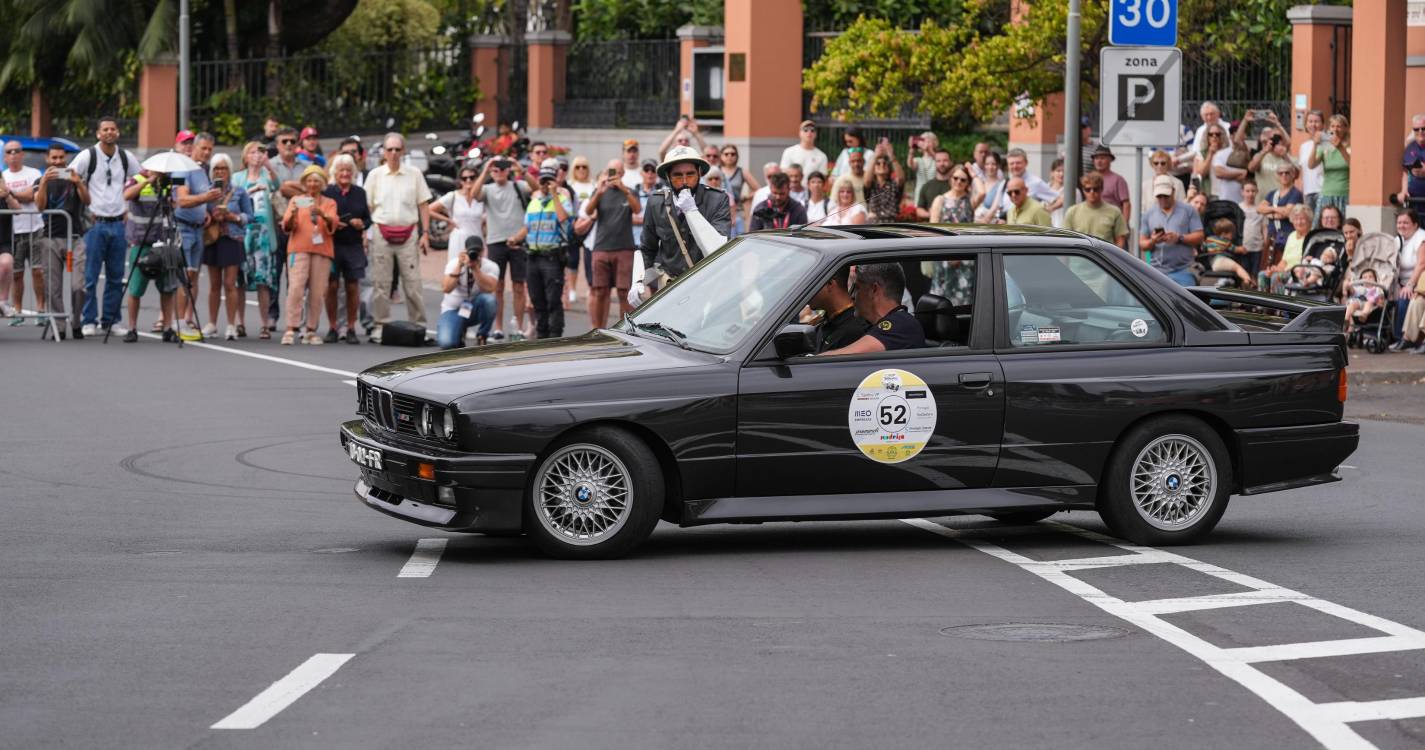 Percorra a galeria que mostra como foi o desfile em ‘grande estilo’ de clássicos