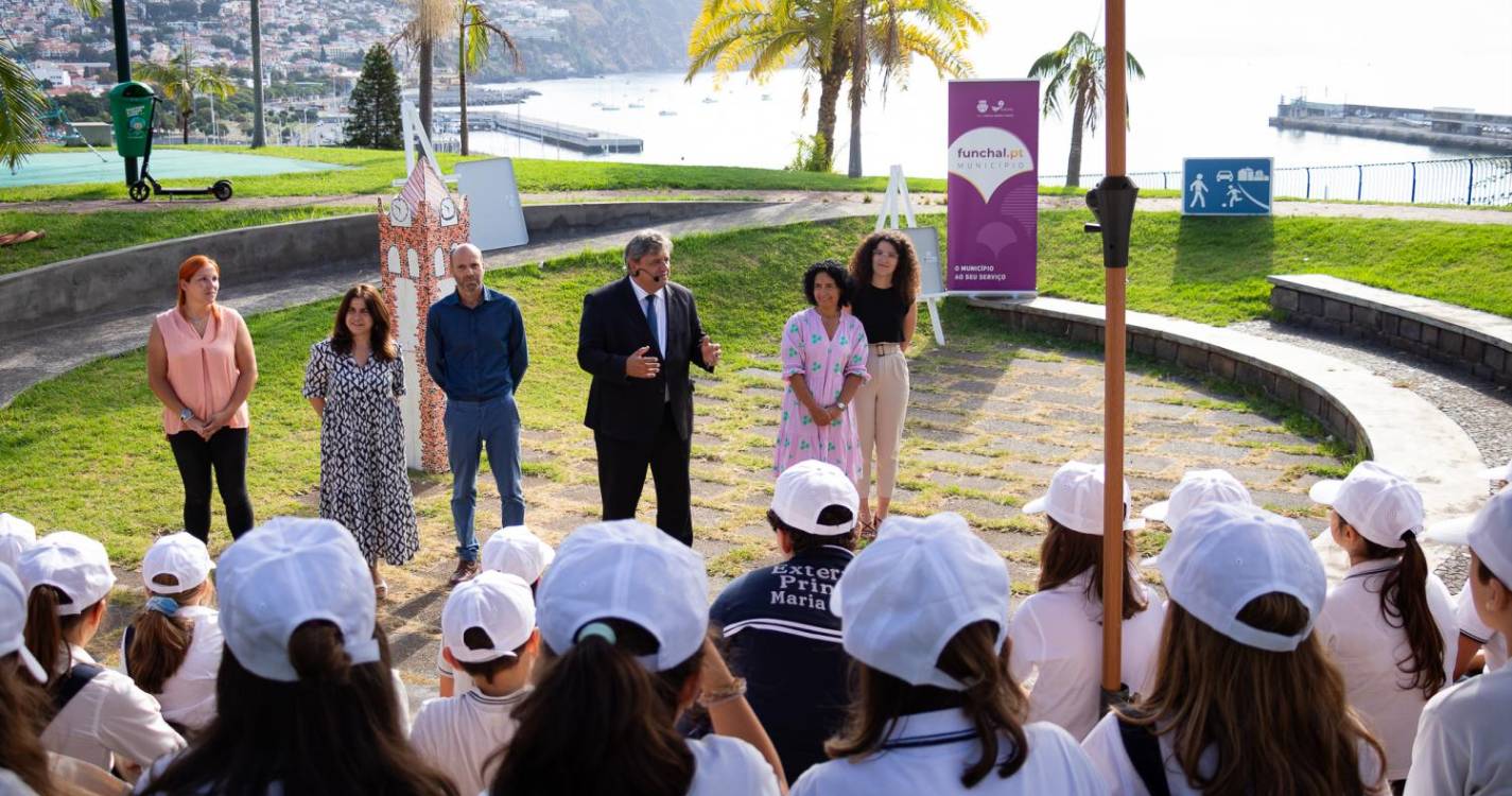 Mobilidade: Apelo aos jovens para utilização dos autocarros e à circulação pedonal