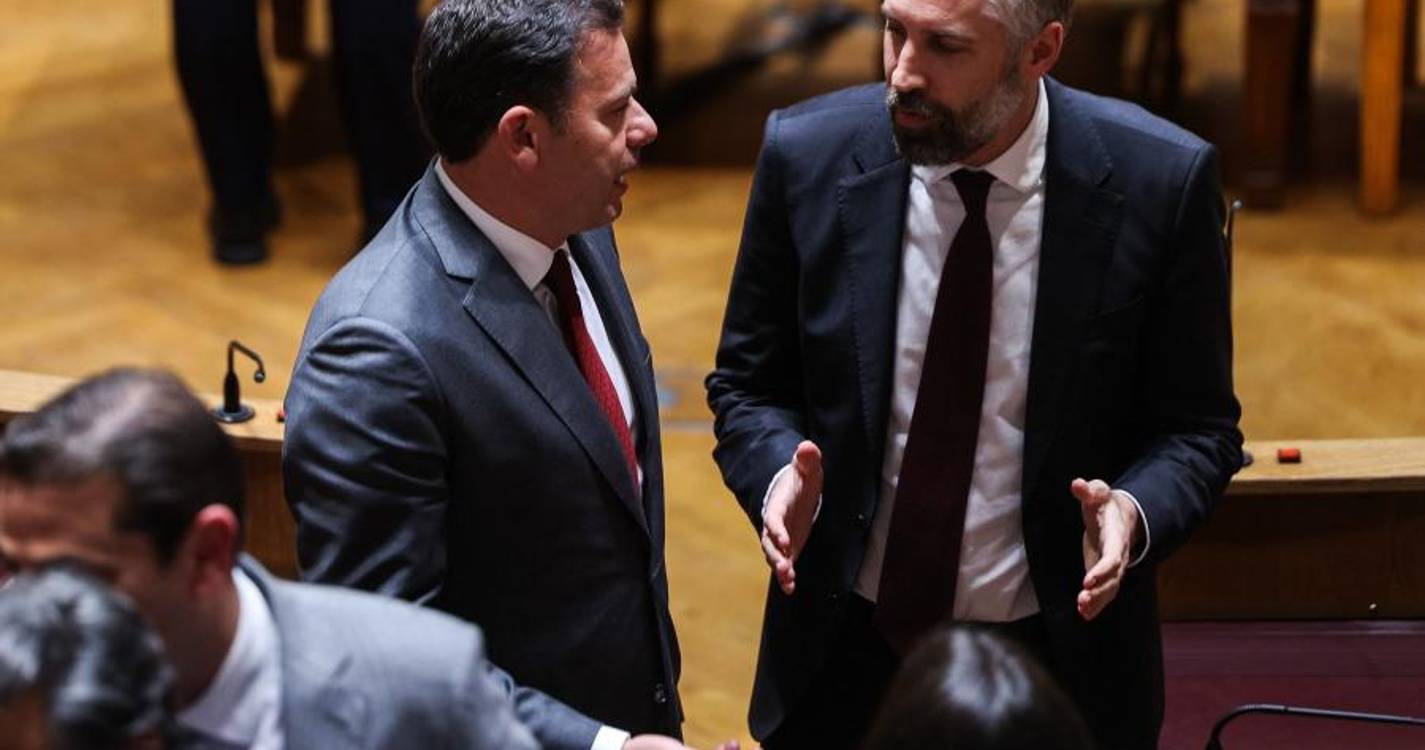 Pedro Nuno escreve a Montenegro para negociar acordo para a função pública