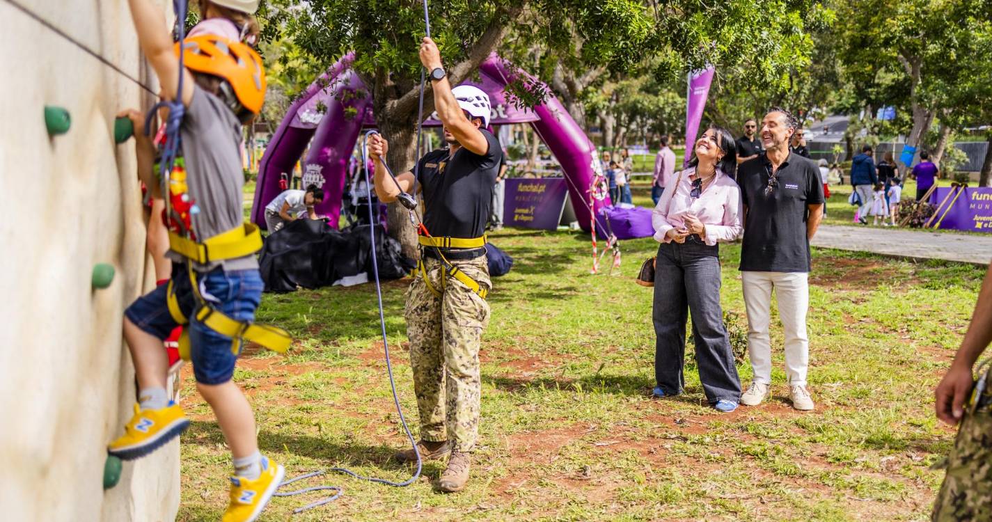 Atividade física atraiu dezenas de participantes ao Parque da Nazaré