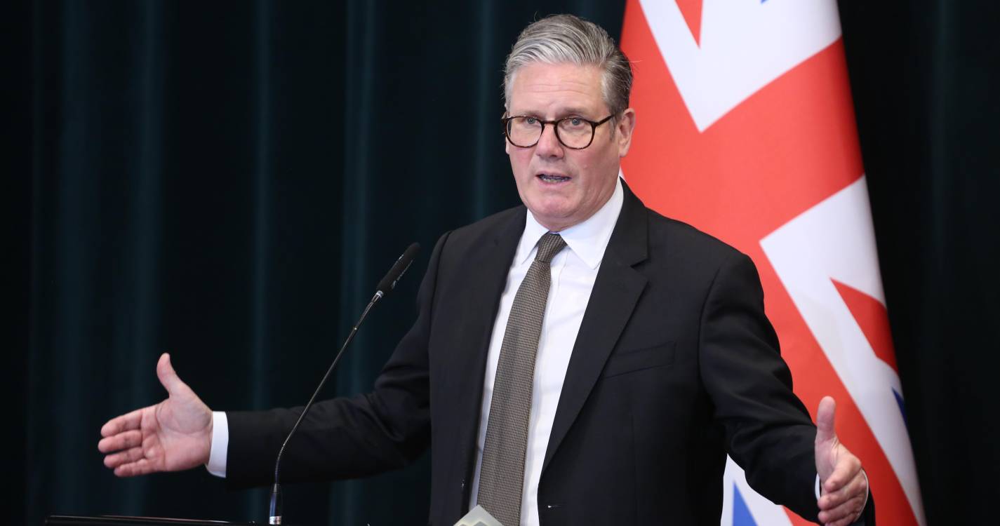 Ucrânia: Chefe do Governo britânico diz que Putin “deve pagar preço pela recusa da paz”