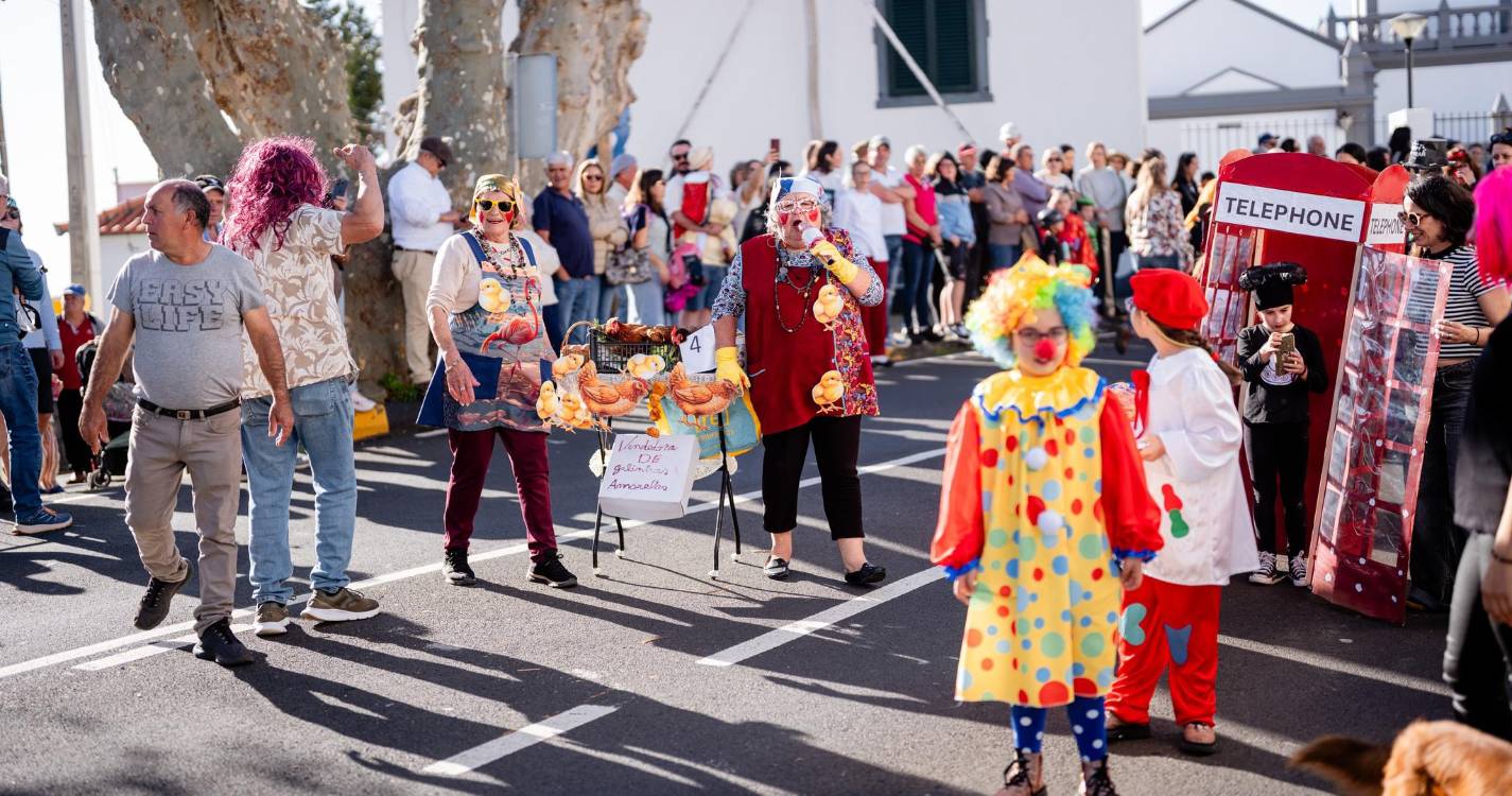 Mascarados do Arco da Calheta mostram como se brinca ao Carnaval