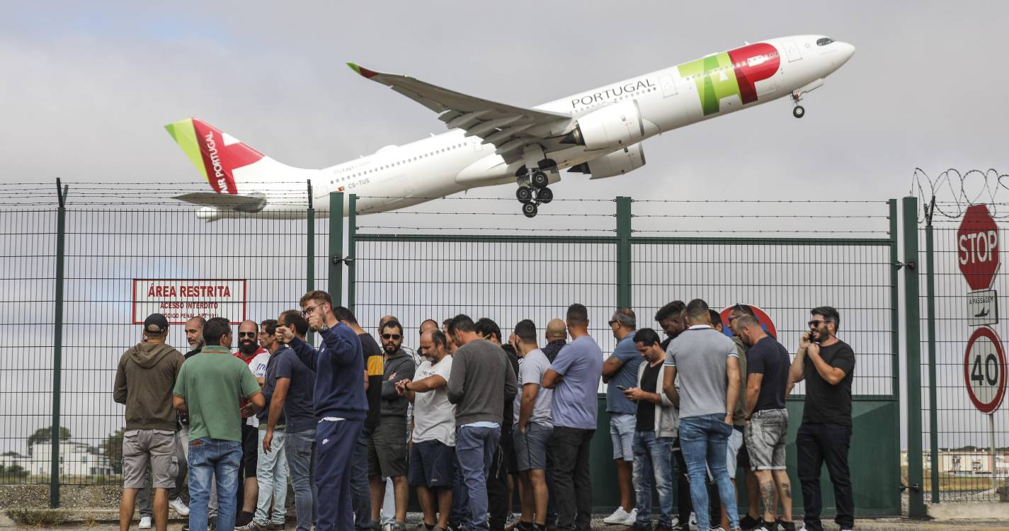 TAP: Livre, PCP e BE requerem apreciação parlamentar de decreto de privatização