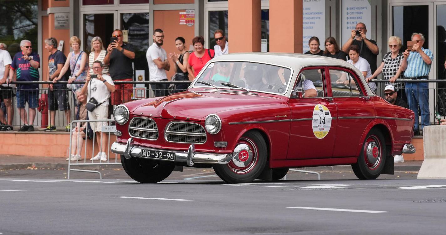Percorra a galeria que mostra como foi o desfile em ‘grande estilo’ de clássicos