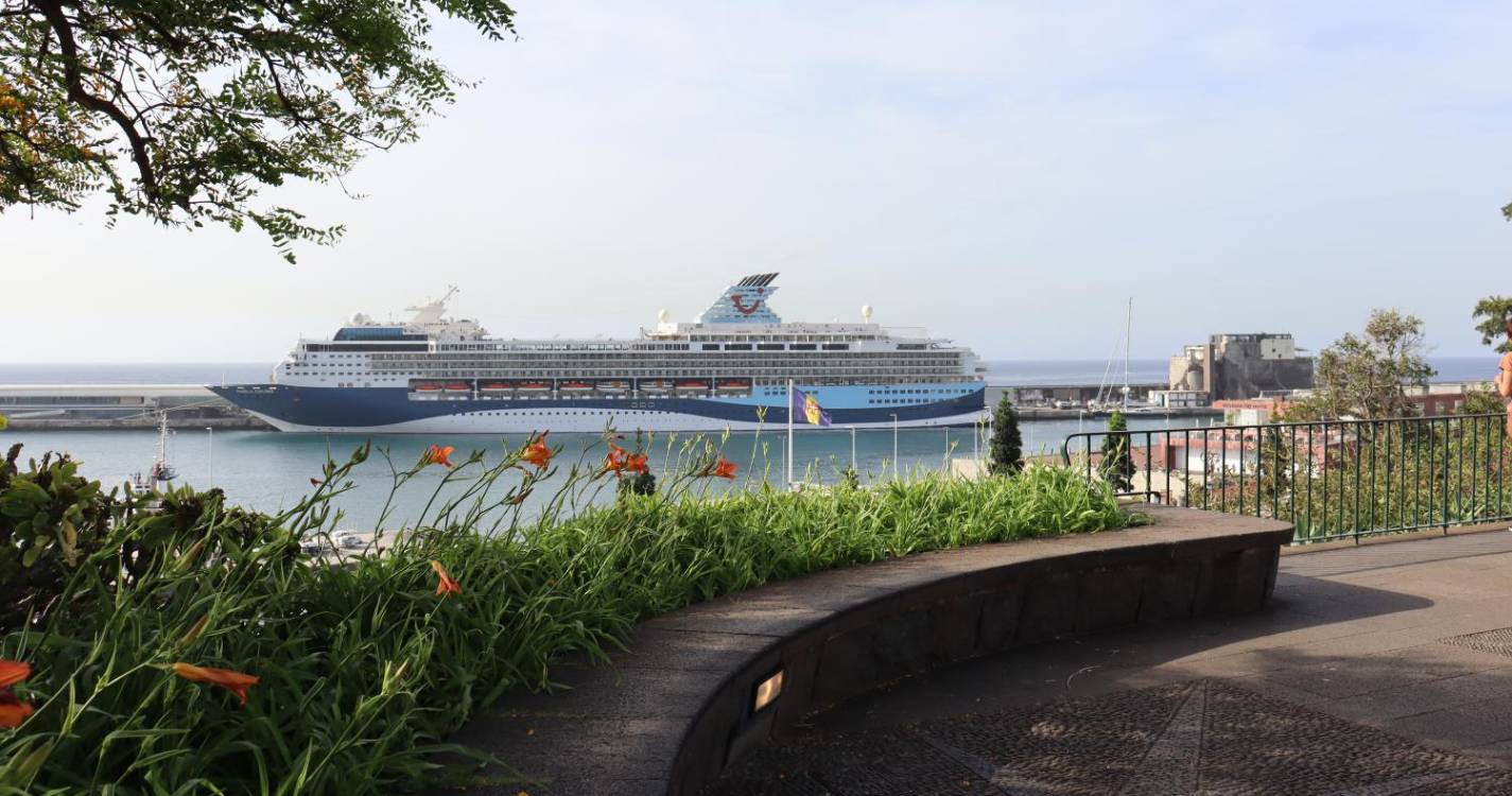 ‘Marella Explorer’ regressa à Região com mais de 2 mil pessoas a bordo