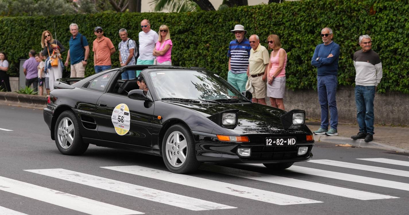 Percorra a galeria que mostra como foi o desfile em ‘grande estilo’ de clássicos