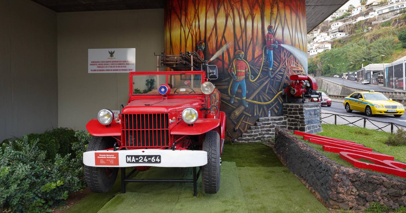 Bombeiros acionados para inundação numa casa no Funchal