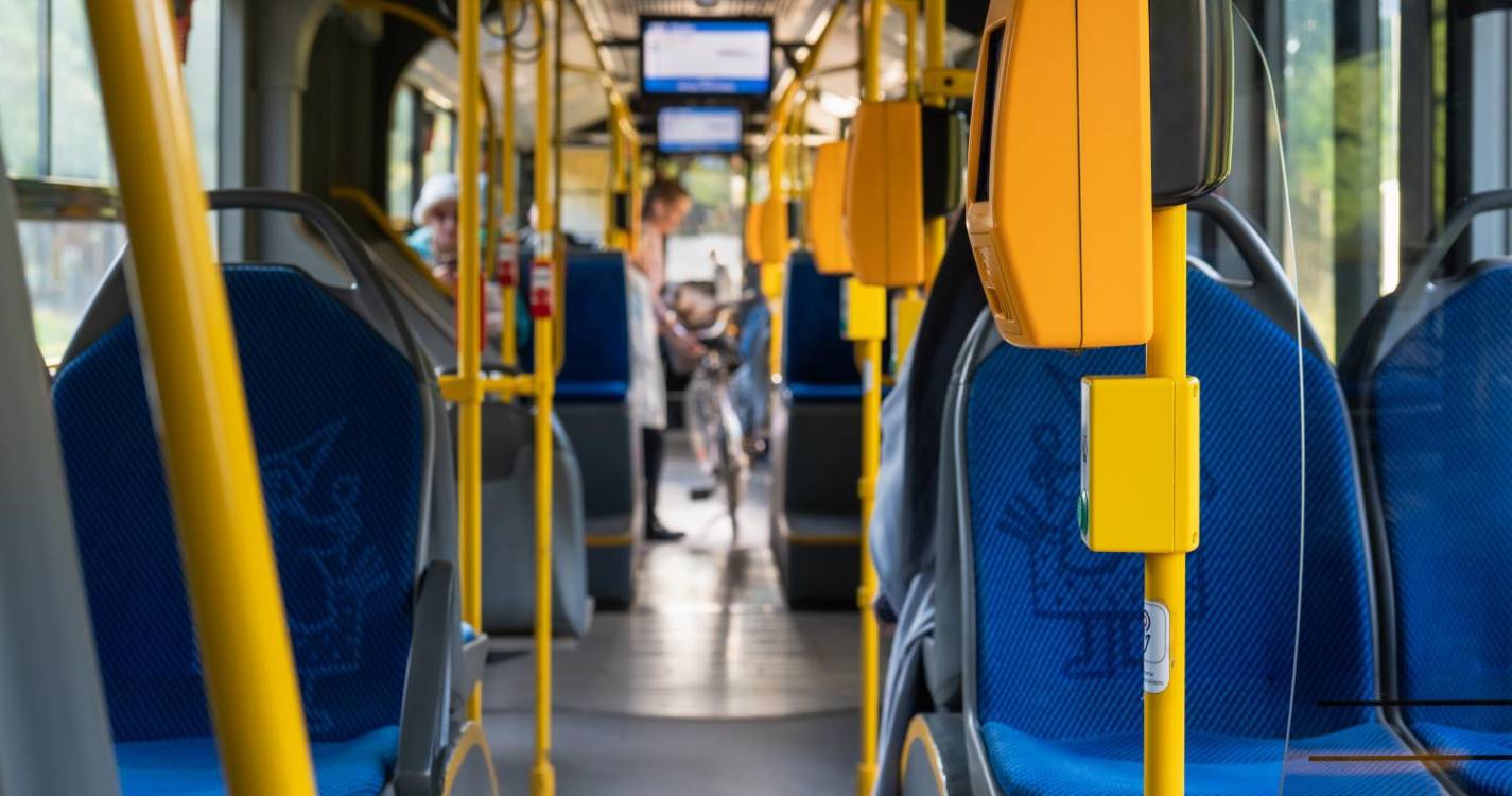 Estrangeiro socorrido no Funchal após desmaiar num autocarro