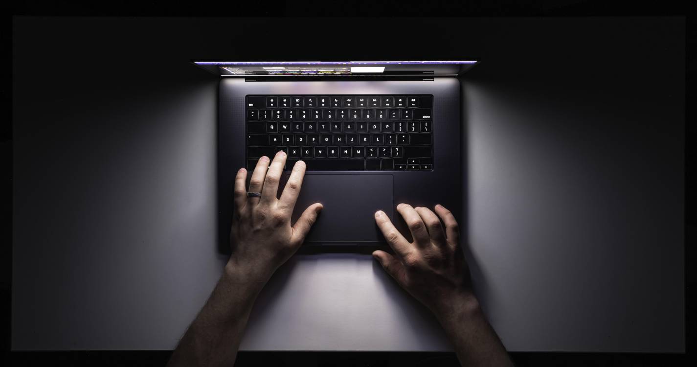 Autoridades francesas investigam novo site de venda de bonecas sexuais com aspeto infantil