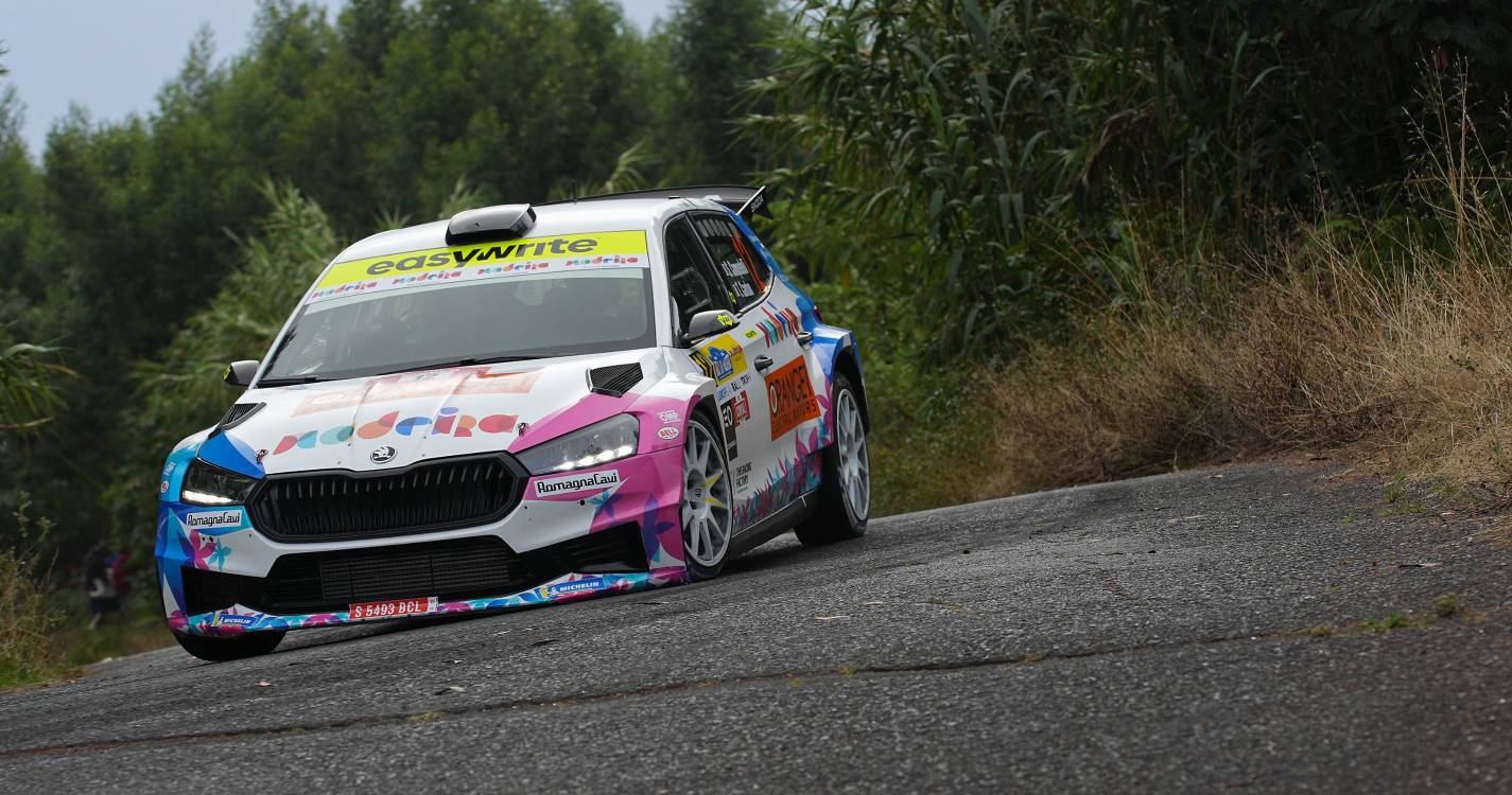 Simone Campedelli mais rápido no aquecimento para o Rali