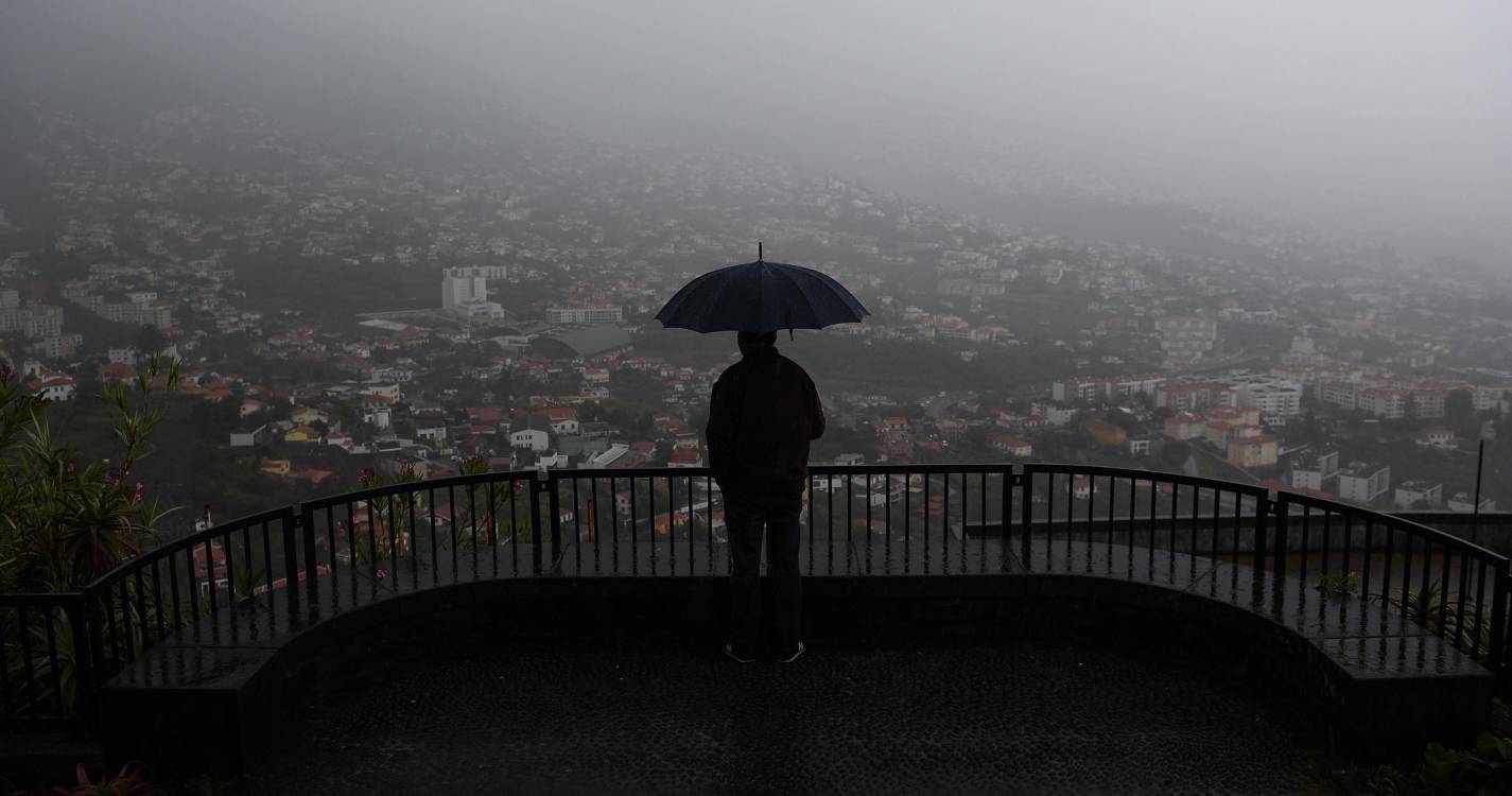 Costa norte e zonas altas da Madeira sob aviso amarelo devido à chuva
