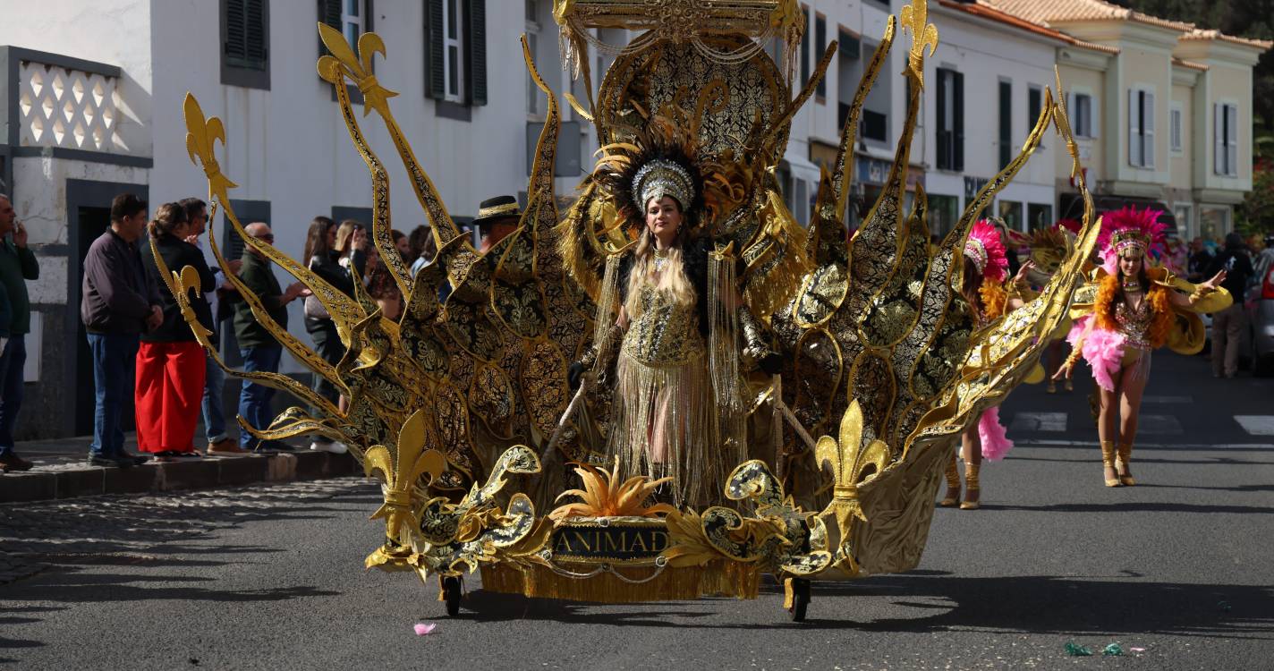 Cortejo Trapalhão enche Porto Santo de brilho e animação (com fotos)