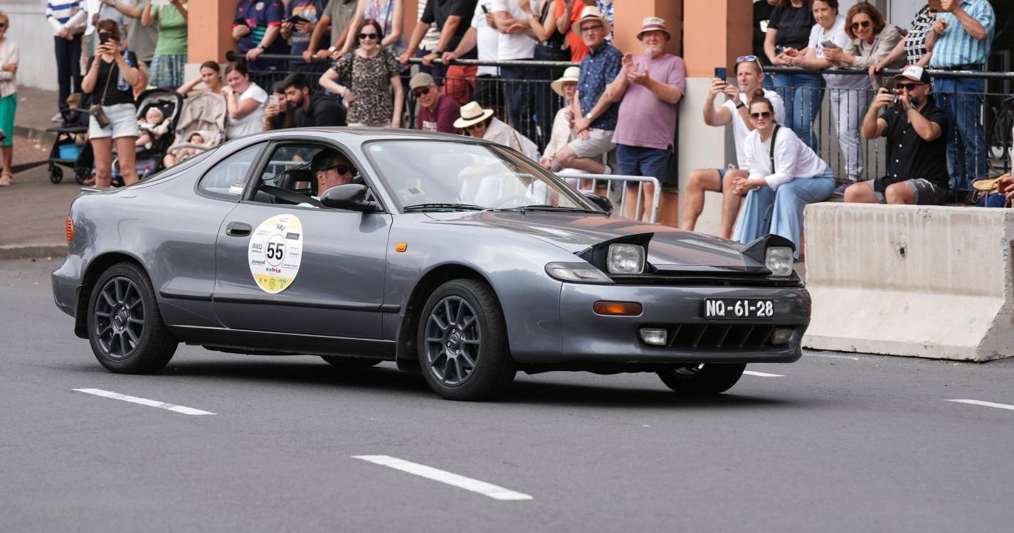 Percorra a galeria que mostra como foi o desfile em ‘grande estilo’ de clássicos