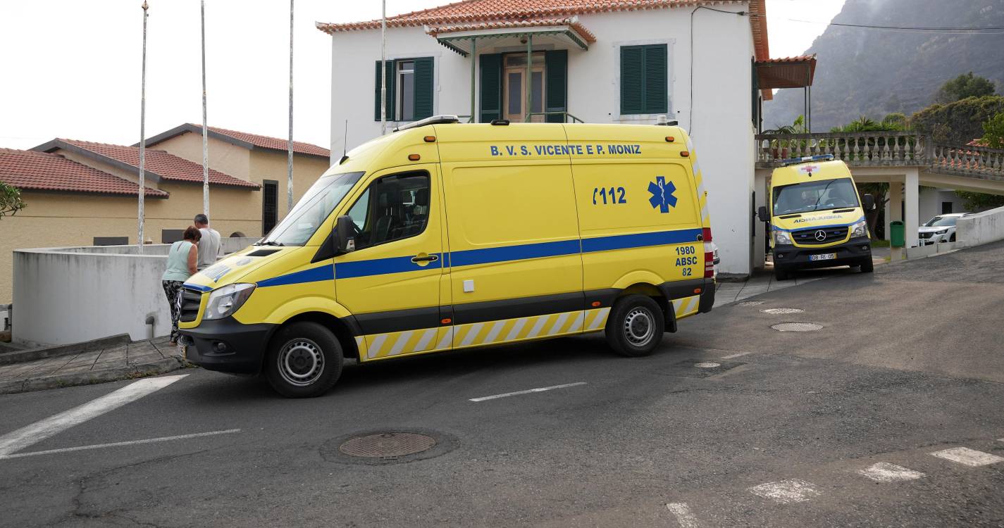 Casal de turistas e criança resgatados em operação complexa