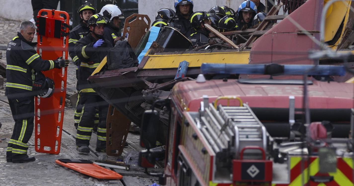 Governo e primeiro-ministro “lamentam profundamente” acidente no elevador da Glória