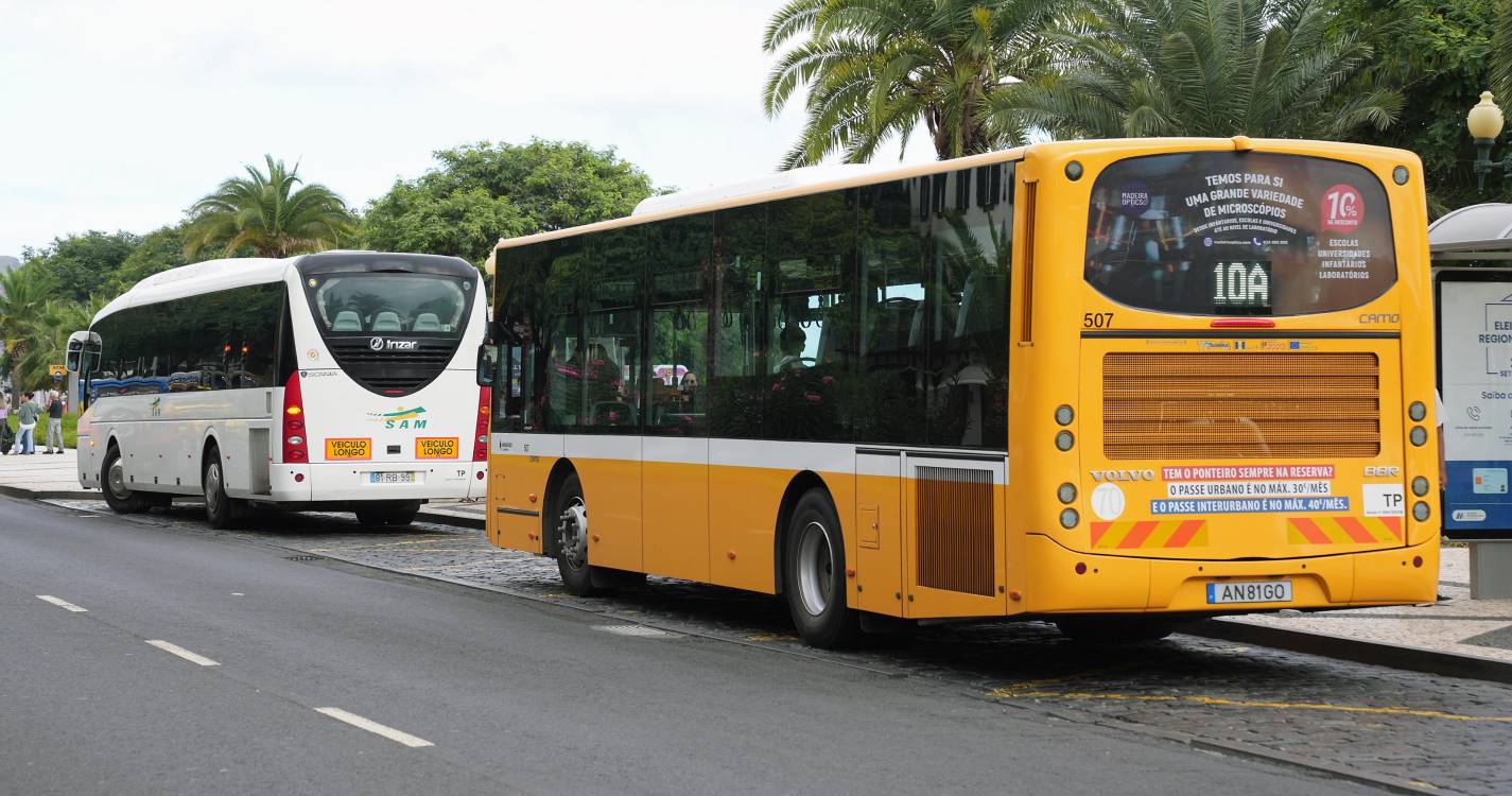 Mulher escorrega em autocarro e mobiliza bombeiros