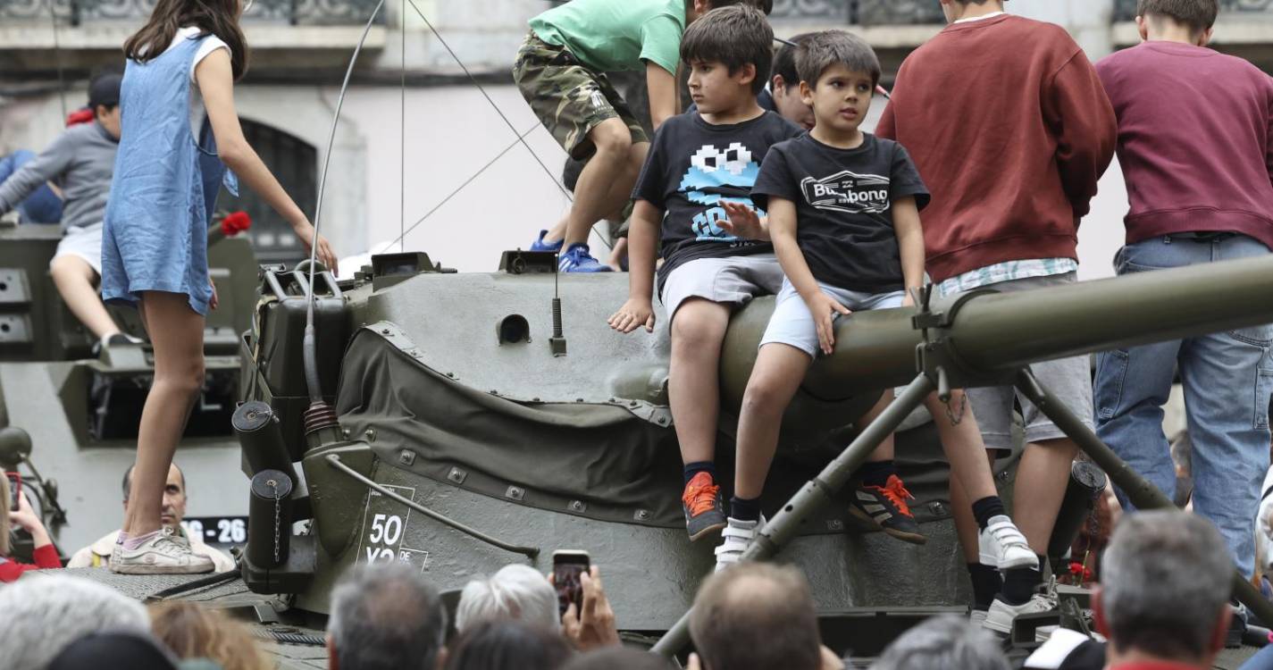 25 Abril: Montenegro quer que 50 anos marquem “ponto de viragem” na retenção de talento dos jovens