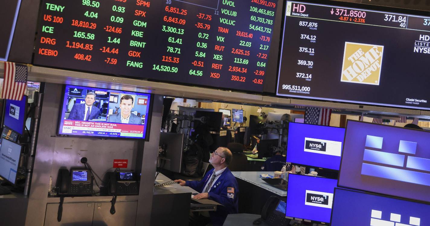 Bolsa de Nova Iorque em queda no ínicio da sessão após EUA atacarem Irão