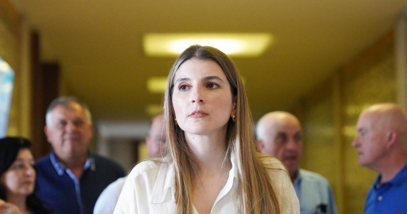 PTP questiona se secretários “não dormiam de noite para fazer contratos”