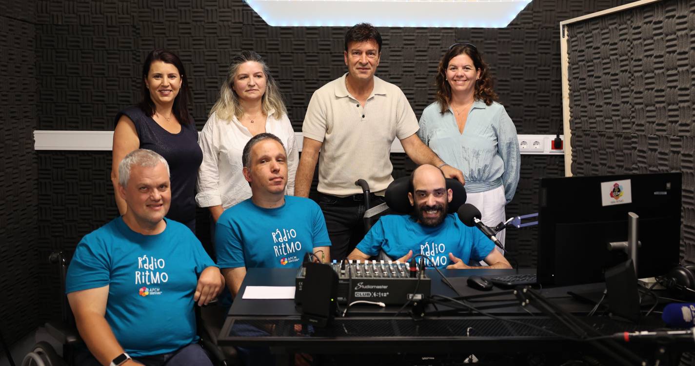 Tony Carreira visitou Associação de Paralisia Cerebral antes da atuação no Porto Moniz (com fotos)