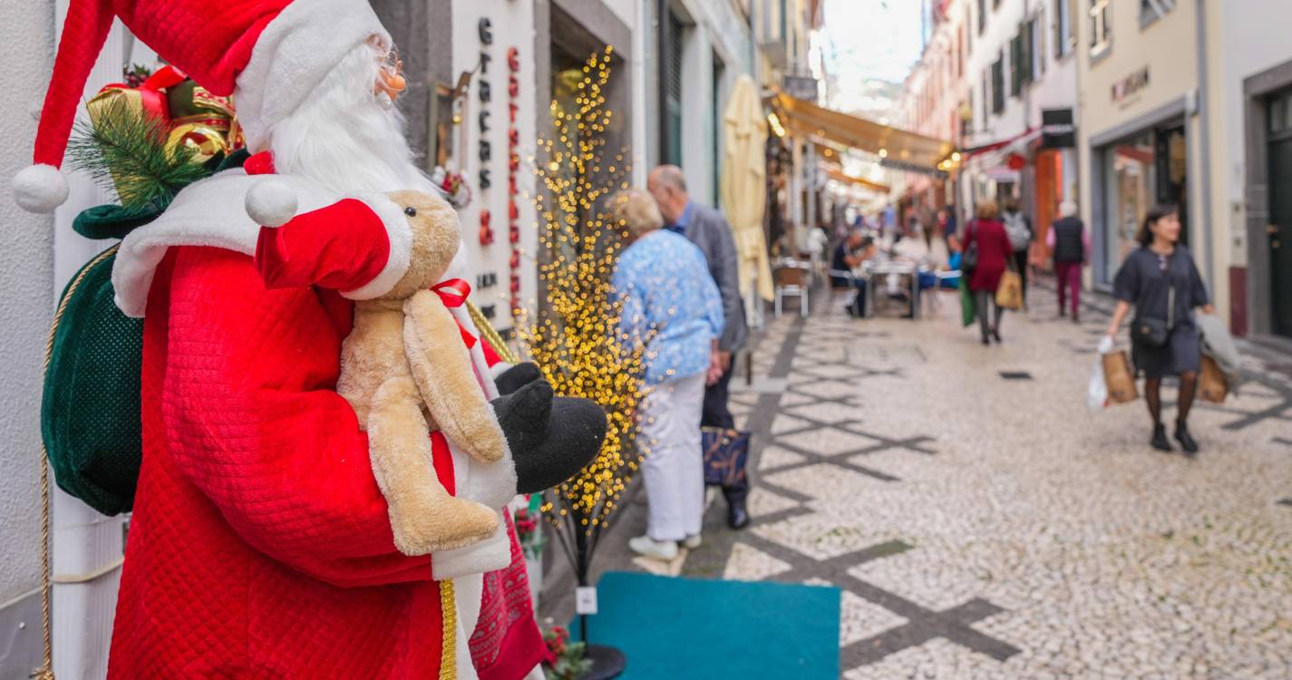 Véspera de Natal com frio e alguma chuvinha