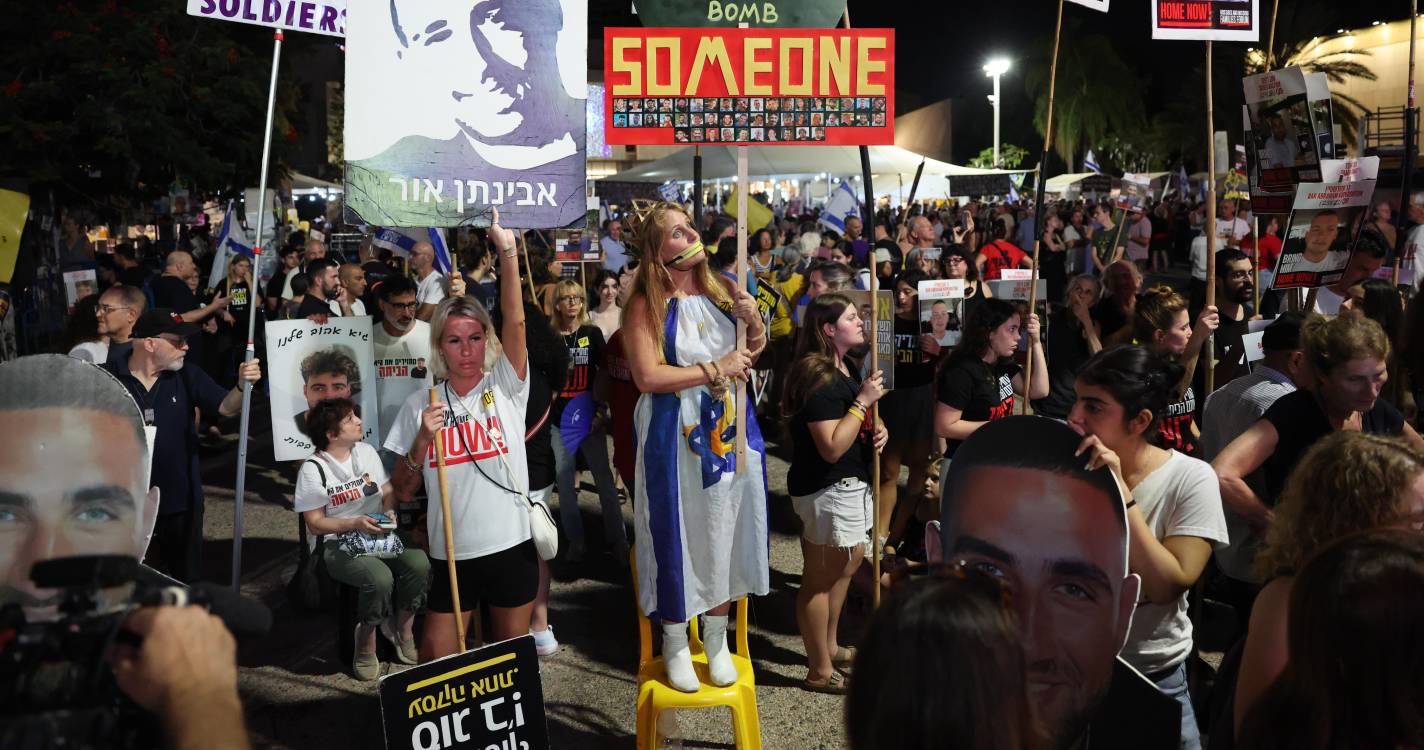 Médio Oriente: Famílias de reféns israelitas acusam Netanyahu de ser obstáculo ao fim da guerra