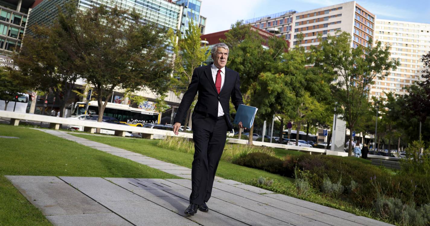 Operação Marquês: Sócrates dispensado das sessões e tribunal ouve próximos arguidos
