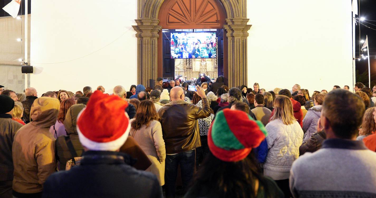 Antes e Depois: Convívios à porta da igreja fortalecem tradição das missas do parto (com fotos)