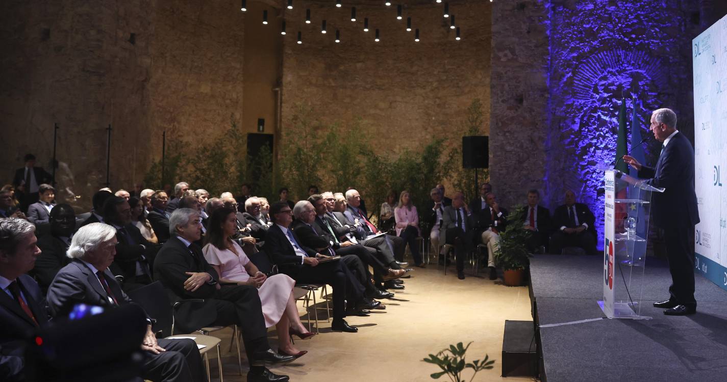 Marcelo queria condecorar Instituto Amaro da Costa mas insígnias ficaram em Belém