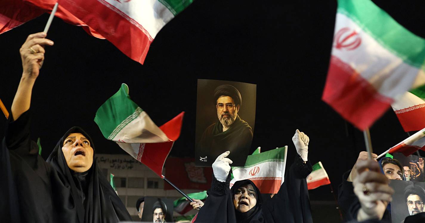 Irão: Presidente do parlamento avisa para plano de invasão de uma ilha iraniana