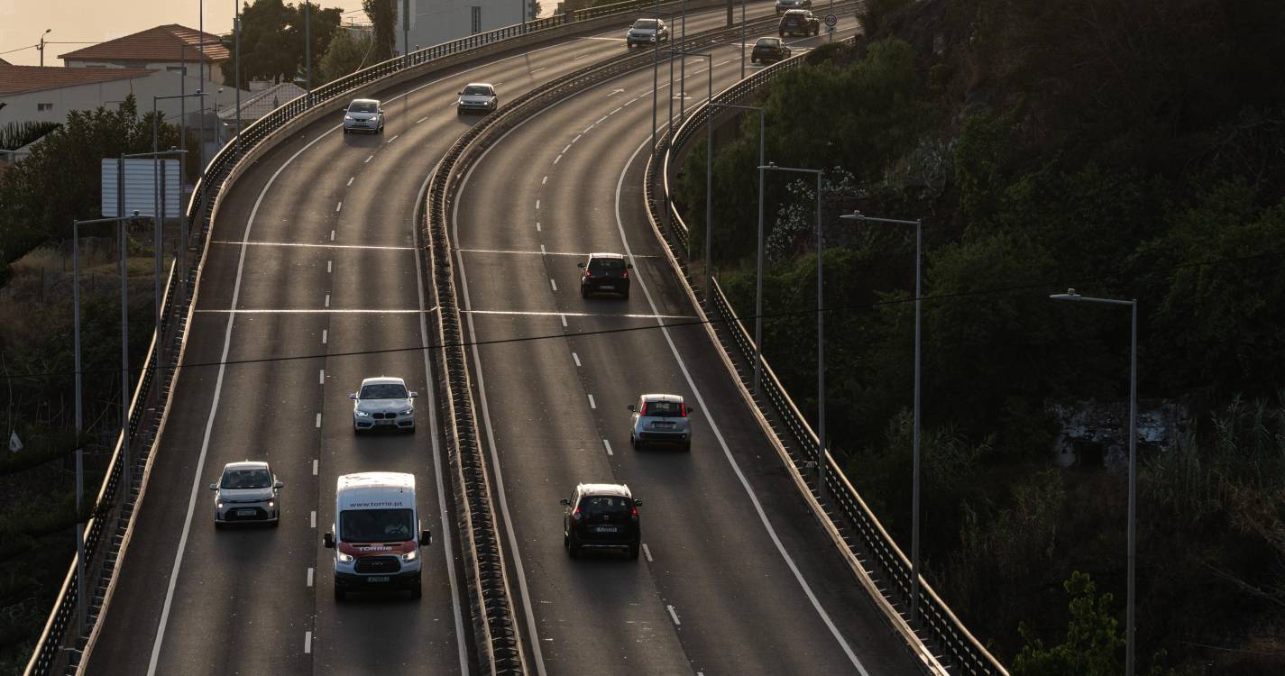 Carros de rali na via rápida geram apreensão entre condutores