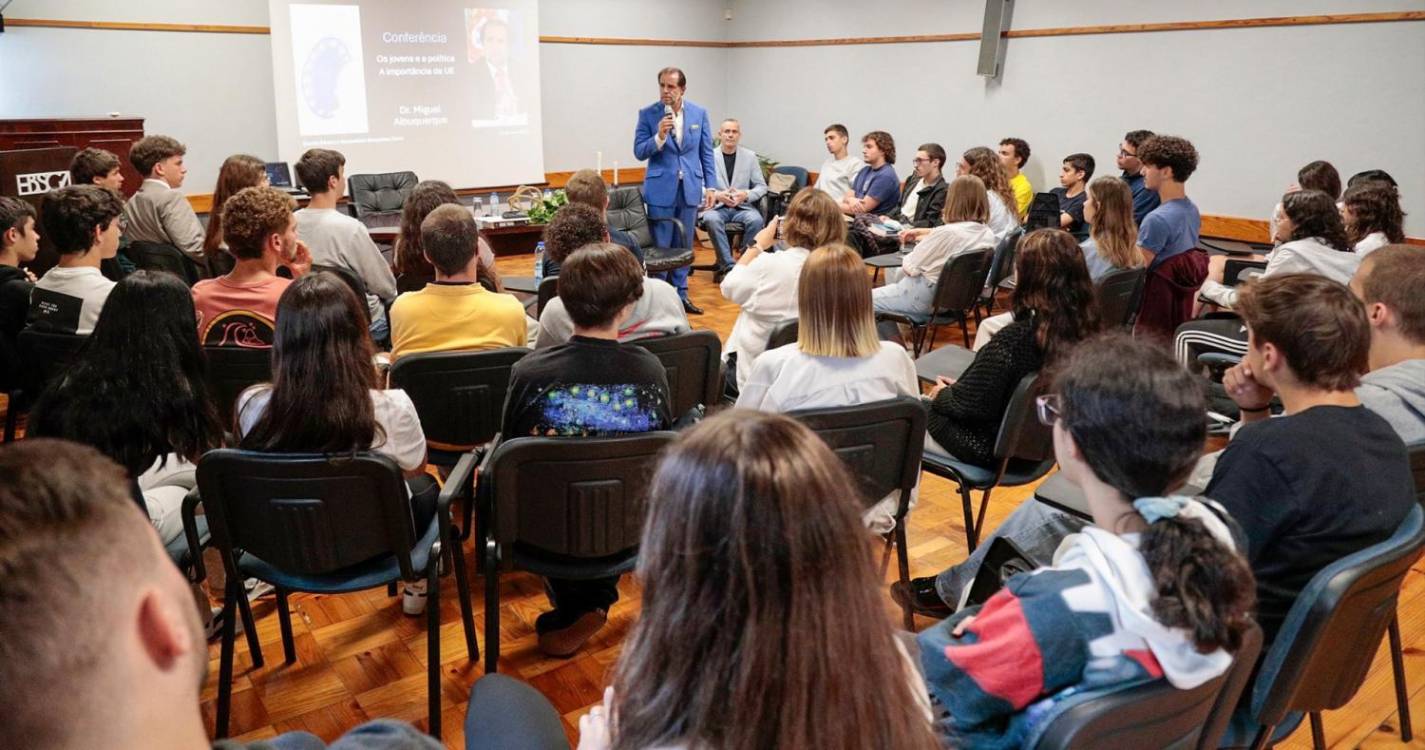 Miguel Albuquerque ‘deu aula’ na Escola Gonçalves Zarco