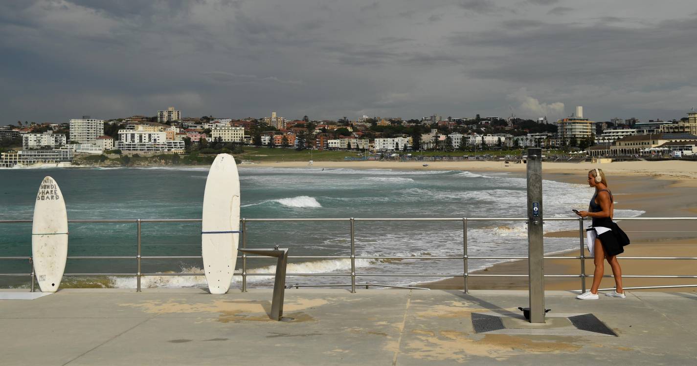 Detidas duas pessoas após ataque com tiros em praia australiana