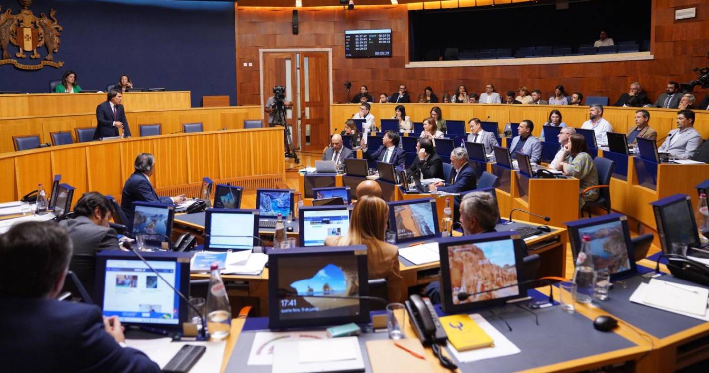 Trabalhos no Parlamento interrompidos com a retirada do Programa do Governo