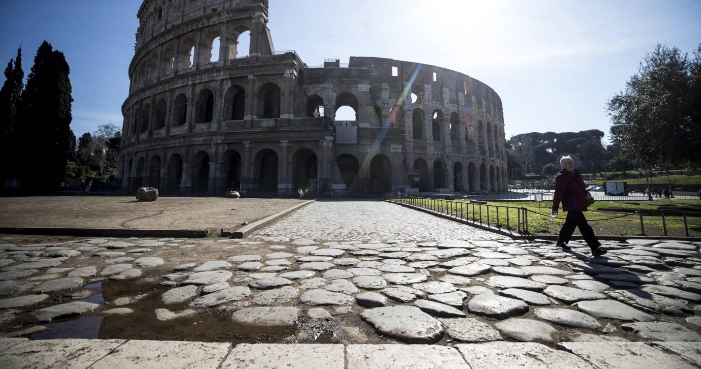 Greve geral paralisa Itália e jornalistas também param pela primeira vez em 20 anos