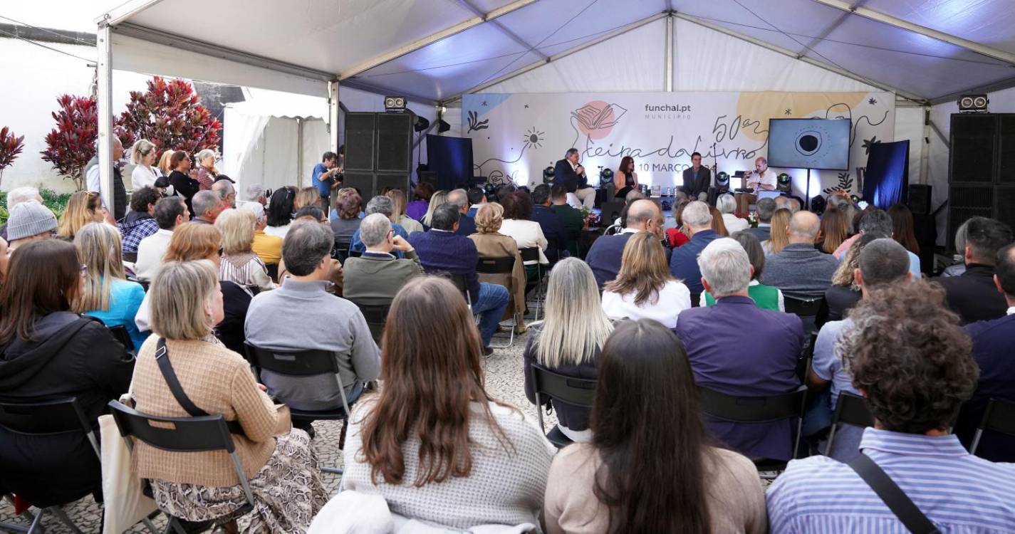 Veja como foi o segundo dia da Feira do Livro (com fotos)