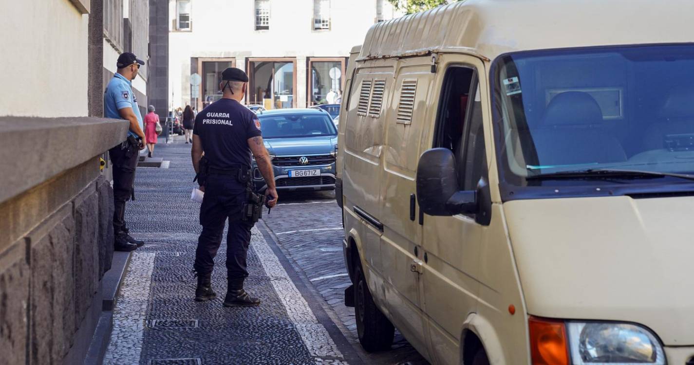 Arguido sente-se mal no decorrer de audiência e vai parar ao hospital