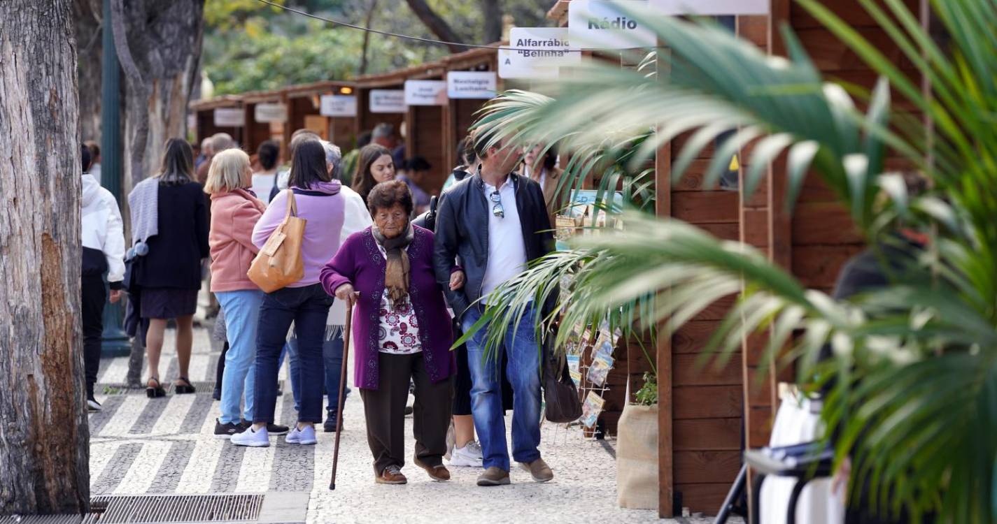 Veja como foi o segundo dia da Feira do Livro (com fotos)